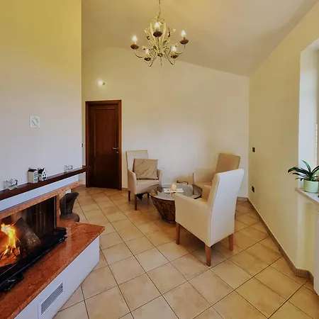 Holiday home La Vigna Di Ranco Agriturismo *